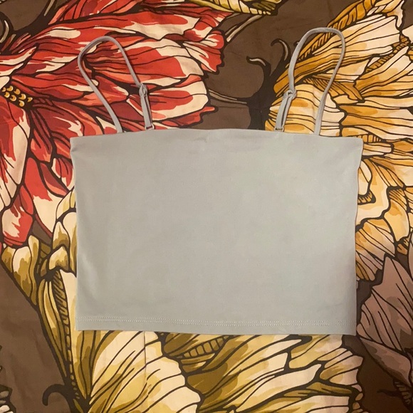 Express Body Contour crop top - Picture 2 of 4